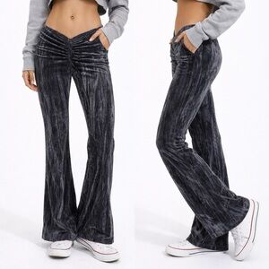 Urban Outfitters Low Rise Velvet Flare Pants Gray Size XS